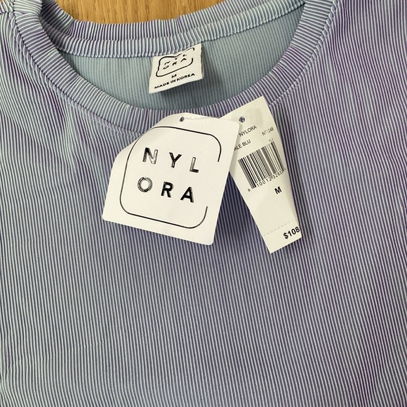NYLORA - iridescent M athletic top - Picture 3 of 3